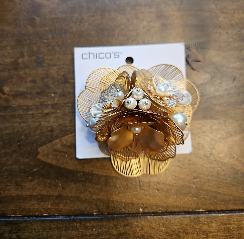 NWT Chico's Filagree Floral Brooch